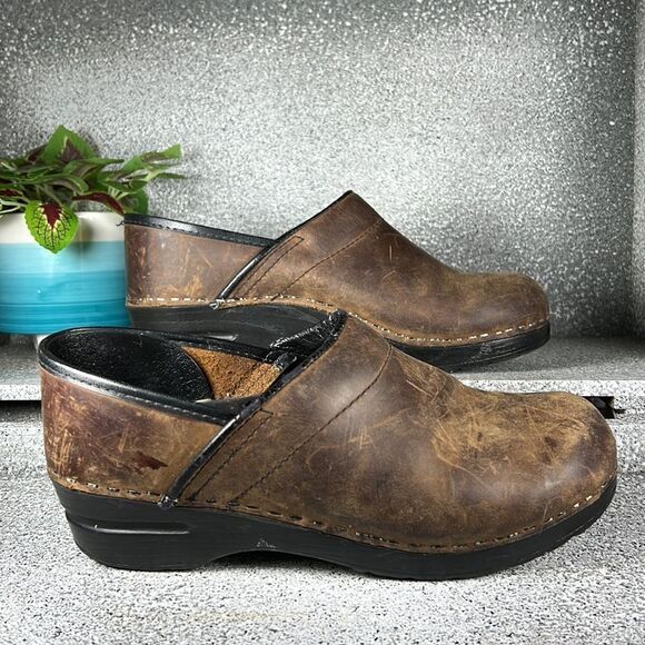 Dansko Brown Leather Professional Mules Clogs Shoes EU 38 US 7.5 8 - Picture 3 of 8